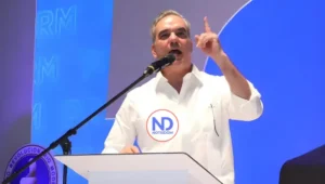 Abinader lanza mensaje a la oposición: “No hay espacio para caudillismos ni proyectos personales”