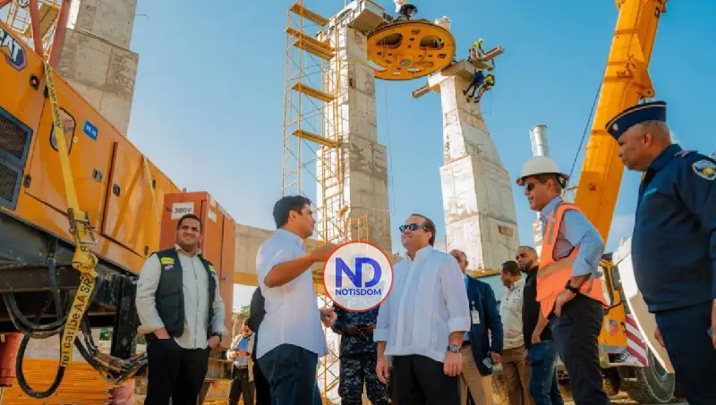 Paliza constata avances de la Línea 3 del Teleférico de SDO, cuya primera fase concluirá en diciembre