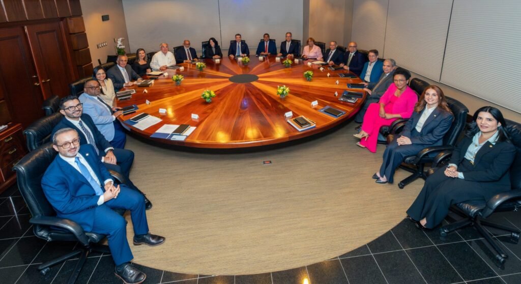 ejecutivos de medios de comunicacion y lideres Con un crecimiento de 9.4 %, Banco Popular cerró 2025 con activos cercanos a los RD$929,748 millones