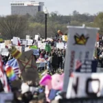 Activistas participan en la marcha 1