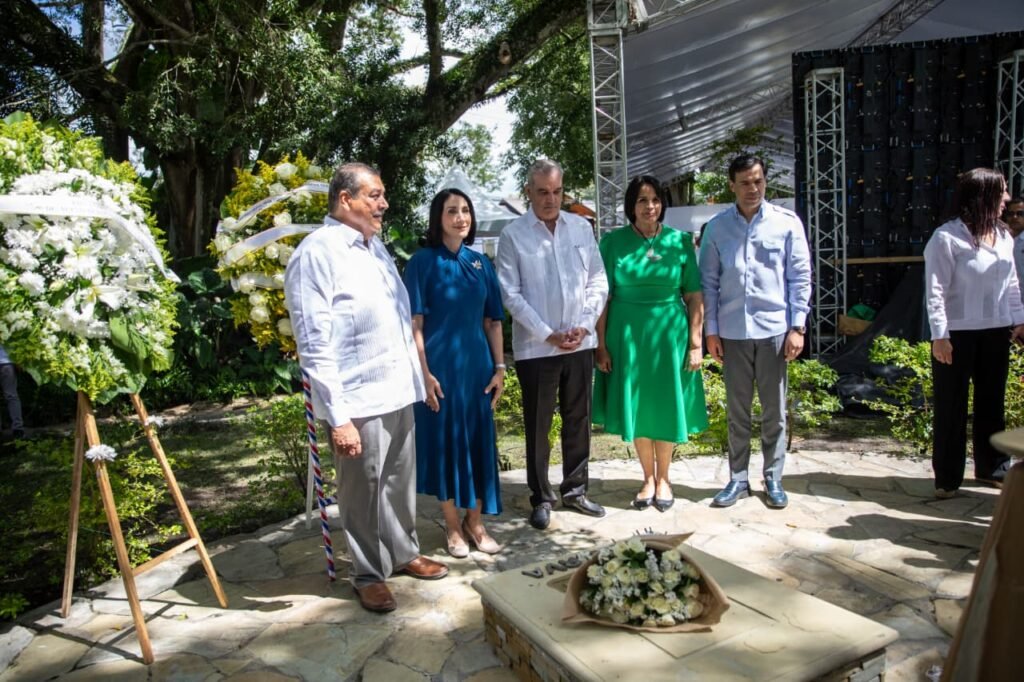 Acto por Minerva Mirabal 2 Presidente Abinader resalta lucha de Minerva Mirabal durante acto por aniversario
