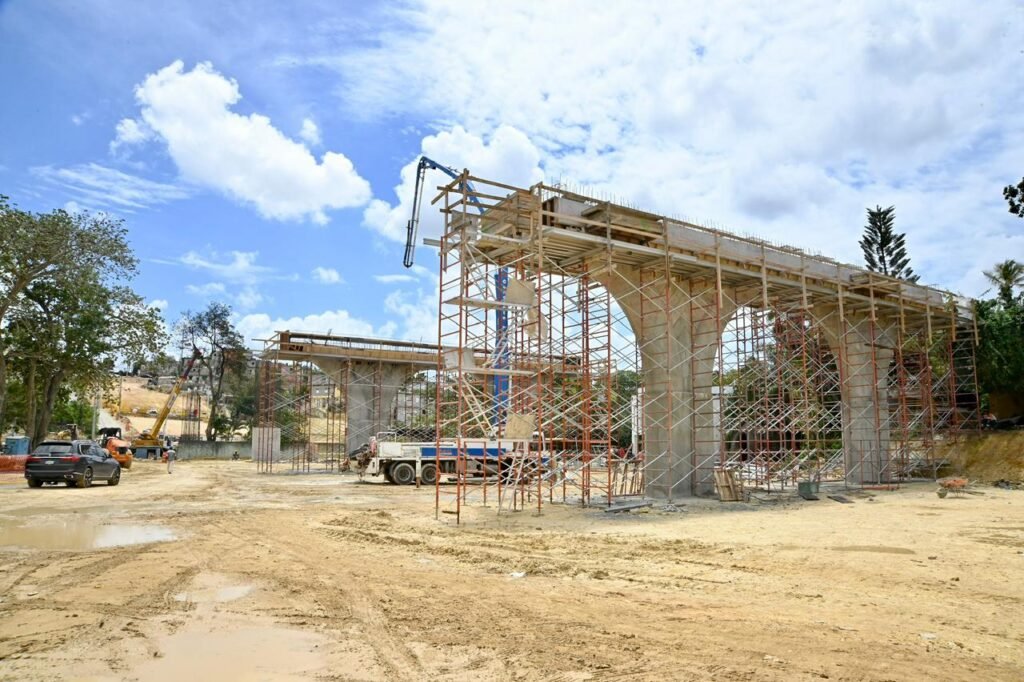 Comisión que vigila uso de fondos de Aerodom supervisa obras de solución vial que ejecuta el MOPC en SD 7 Comision que vigila uso de fondos de Aerodom 5 Comisión que vigila uso de fondos de Aerodom supervisa obras de solución vial que ejecuta el MOPC en SD