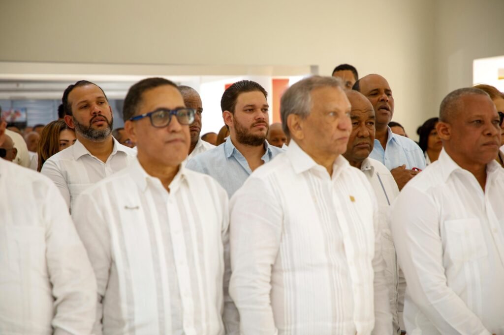 Gobierno inaugura centro educativo inicial reconvertido para 175 niños; honra legado de Nelsy Cruz, fallecida en Jet Set 4 Corte de cinta de la inauguracion 2 Gobierno inaugura centro educativo inicial reconvertido para 175 niños; honra legado de Nelsy Cruz, fallecida en Jet Set