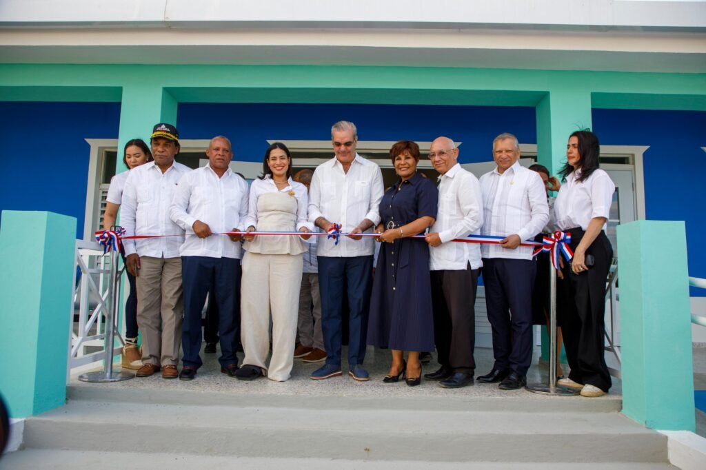 Gobierno inaugura centro educativo inicial reconvertido para 175 niños; honra legado de Nelsy Cruz, fallecida en Jet Set 5 Corte de cinta de la inauguracion 3 Gobierno inaugura centro educativo inicial reconvertido para 175 niños; honra legado de Nelsy Cruz, fallecida en Jet Set