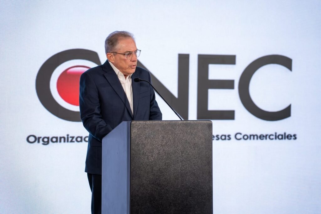 ONEC destaca rol del comercio en el desarrollo económico dominicano 3 Ernesto Martinez ONEC destaca rol del comercio en el desarrollo económico dominicano