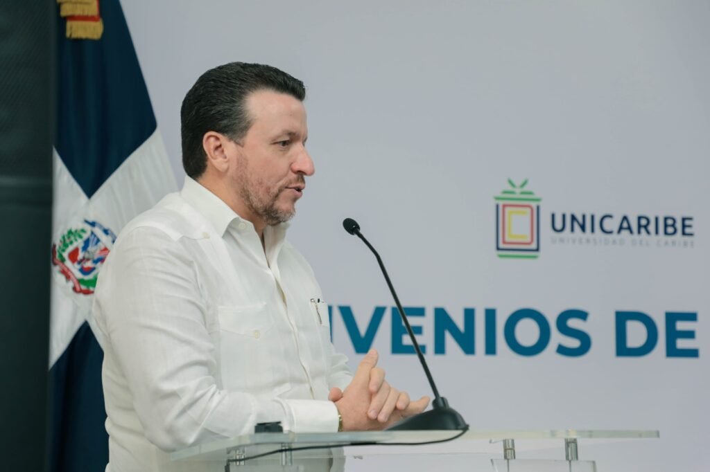 Geanilda Vasquez Y Jose Alejandro Aybar 2 Gabinete de Política Social firma acuerdos con universidades para ampliar pasantías y formación de jóvenes