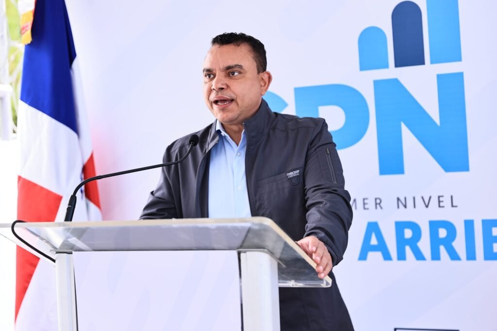 Julio Landron 22 SNS entrega centros renovados de atención primaria en San Cristóbal y Peravia