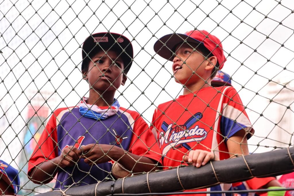 Junior Caminero 3 Travesía de RD rumbo a Clásico inicia en el Estadio Quisqueya “repleto” de niños