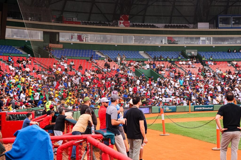 Junior Caminero 5 Travesía de RD rumbo a Clásico inicia en el Estadio Quisqueya “repleto” de niños