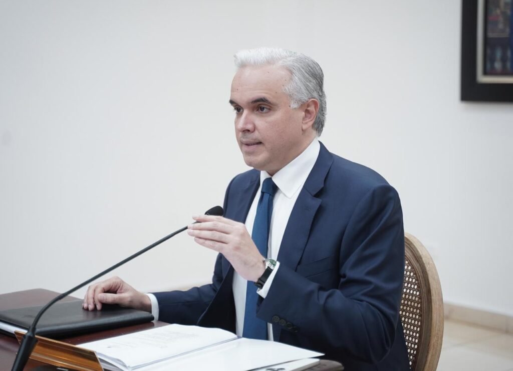 Luis Miguel De Camps 6 1 Ministro De Camps impulsa Estrategia Digital para modernizar sistema educativo