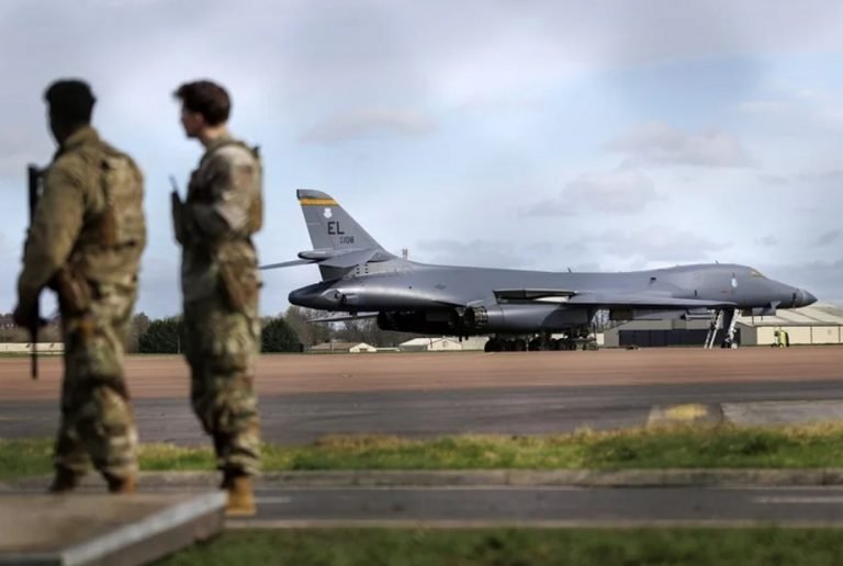 El Pentágono prepara opciones militares y «golpe final» a Irán 3 Militares del Ejercito de EE. UU El Pentágono prepara opciones militares y «golpe final» a Irán