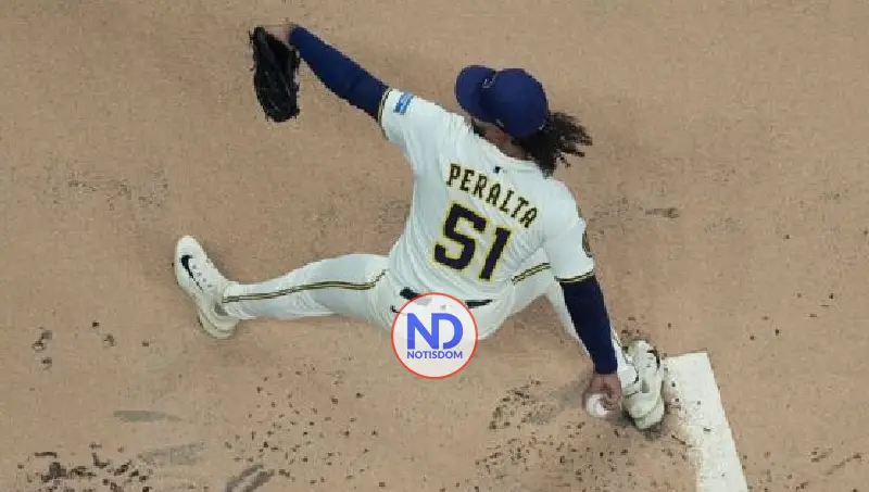 Dominicano Freddy Peralta abrirá día inaugural beisbol GL