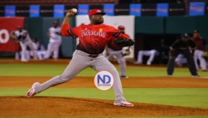 Héctor Neris y Jimmy Paredes continuarán con los Leones