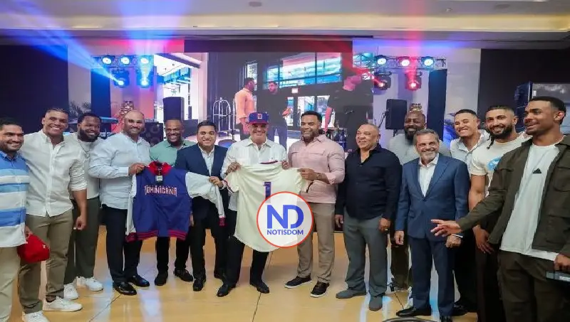 Comisionado de Grandes Ligas destaca apoyo Abinader beisbol