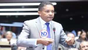 Diputado Eugenio Cedeño aspira a la Secretaría General del PRM y entra en la carrera interna del partido