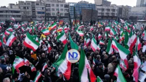 Multitudes abarrotan calles de Irán en apoyo al nuevo ayatolá