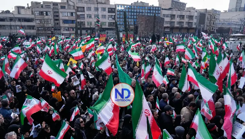 Multitudes abarrotan calles de Irán en apoyo al nuevo ayatolá