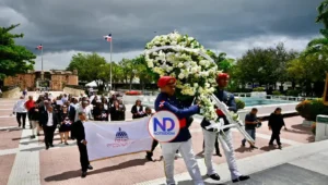 Asistencia Social honra al patricio Francisco del Rosario Sánchez con motivo a su natalicio
