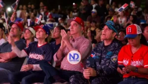 Abinader presenció en Malecón el partido entre la RD y EEUU