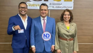 El político y comunicador Daniel Pujols recibió su nueva cédula de identidad y electoral