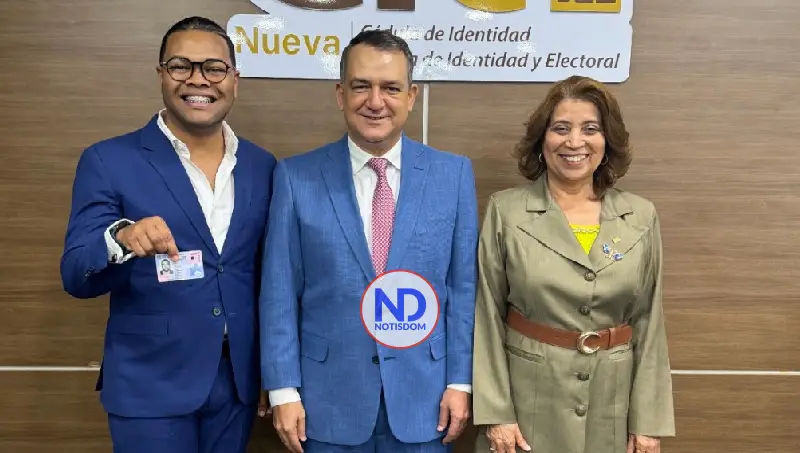 El político y comunicador Daniel Pujols recibió su nueva cédula de identidad y electoral