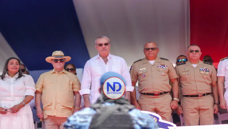 Abinader encabeza desfile en el 182 aniversario de la Batalla del 19 de Marzo, en Azua