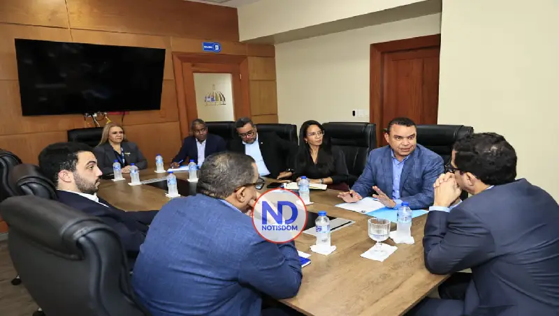 SNS y MAP dialogan sobre mejoras en gestión del personal de salud