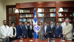 Raquel Peña recibe legendaria agrupación Los Tigres del Norte