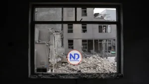 Cruce de bombardeos Israel e Irán en madrugada este sábado