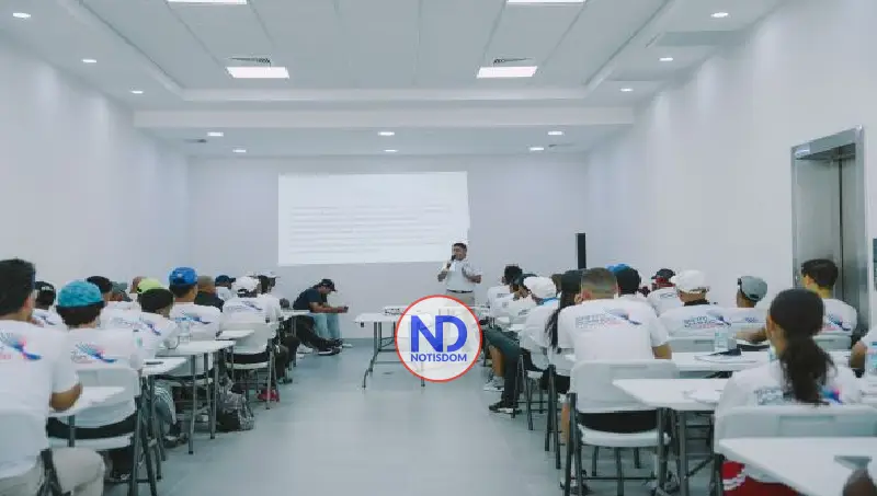 Capacitan técnicos de tenis para Juegos Centroamericanos 2026