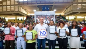 Abinader entrega 2,315 títulos propiedad en S. Pedro Macorís