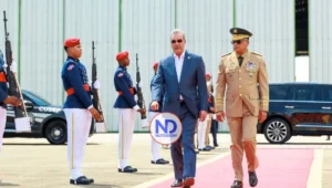 Abinader viajará este lunes a París; se reunirá con Emmanuel Macron y participará en foro anticorrupción