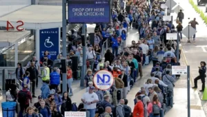 Agentes de inmigración se despliegan en 14 aeropuertos de EE.UU.