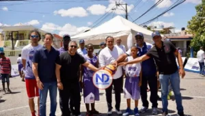 “INEFI con el Barrio” unifica el deporte en Los Mameyes, SDE