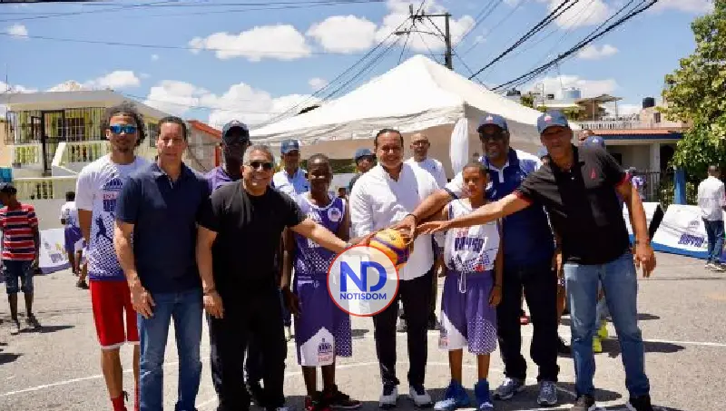 “INEFI con el Barrio” unifica el deporte en Los Mameyes, SDE