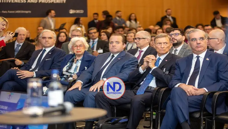 Abinader, una hija, 3 ministros y una directora en ciudad París