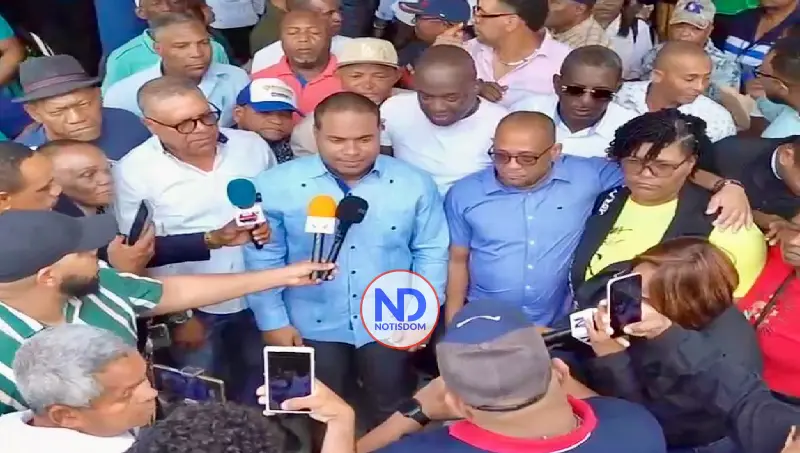 Juan Herrera formaliza inscripción para presidencia del PRM en SDN 