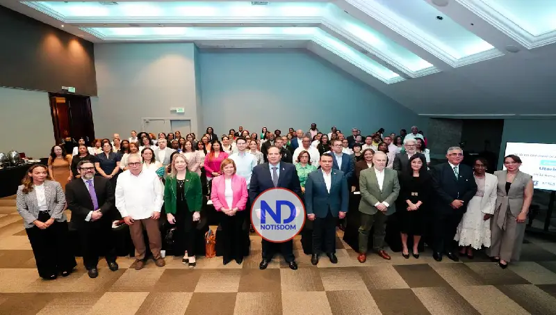 Lanzan plan piloto contra cáncer de cuello uterino en el país