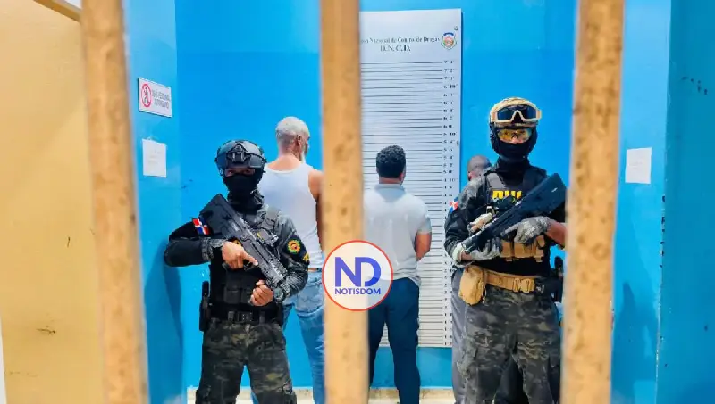 Arrestan cuatro hombres por decomiso de 180 paquetes de cocaína