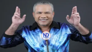 Héctor Acosta se declara “100 por ciento de Carolina Mejía”