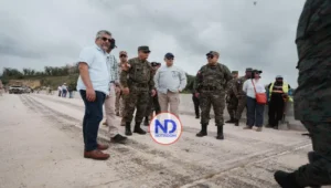 Ministro de Defensa supervisa avances de la verja perimetral fronteriza en la zona norte