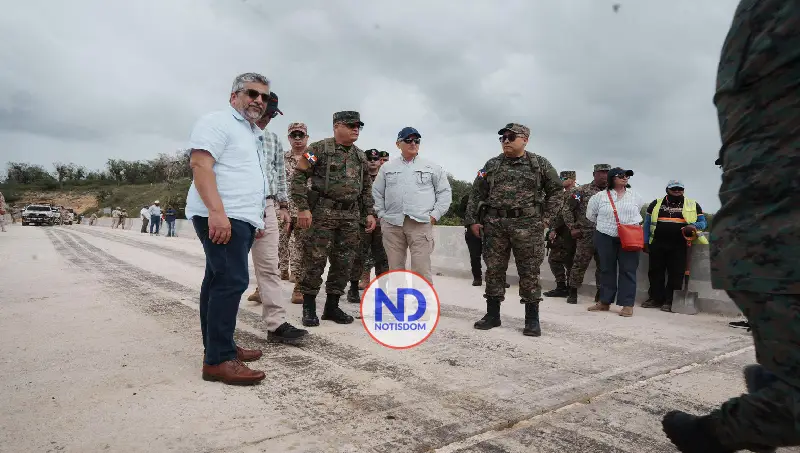 Ministro de Defensa supervisa avances de la verja perimetral fronteriza en la zona norte 2 Ministro de Defensa supervisa avances de la verja perimetral fronteriza en la zona norte