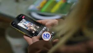 Tener una conversación: el primer paso para el buen uso de redes sociales de su hijo