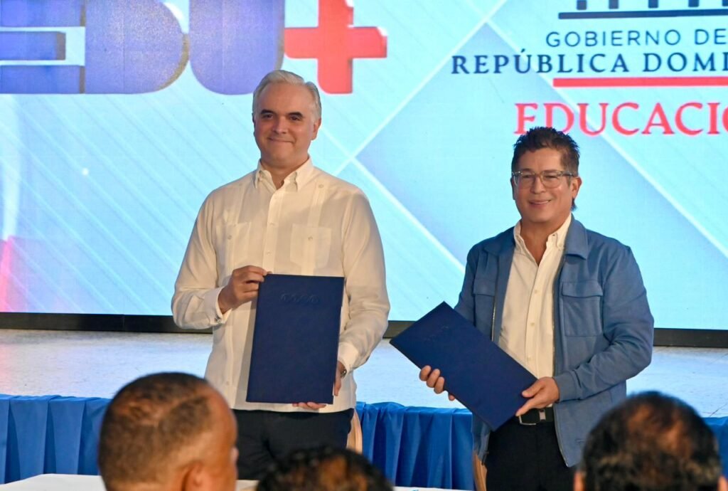 RTVD entrega al Minerd la serie animada Trinitarios 3 RTVD entrega al Minerd la serie animada “Trinitarios” para enseñanza de historia patria