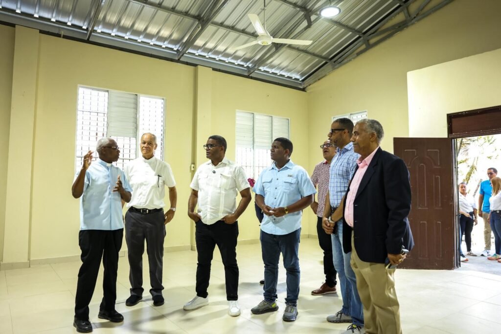 Robert Polanco 3 Propeep remoza templo comunitario en SDO y fortalece espacios de fe