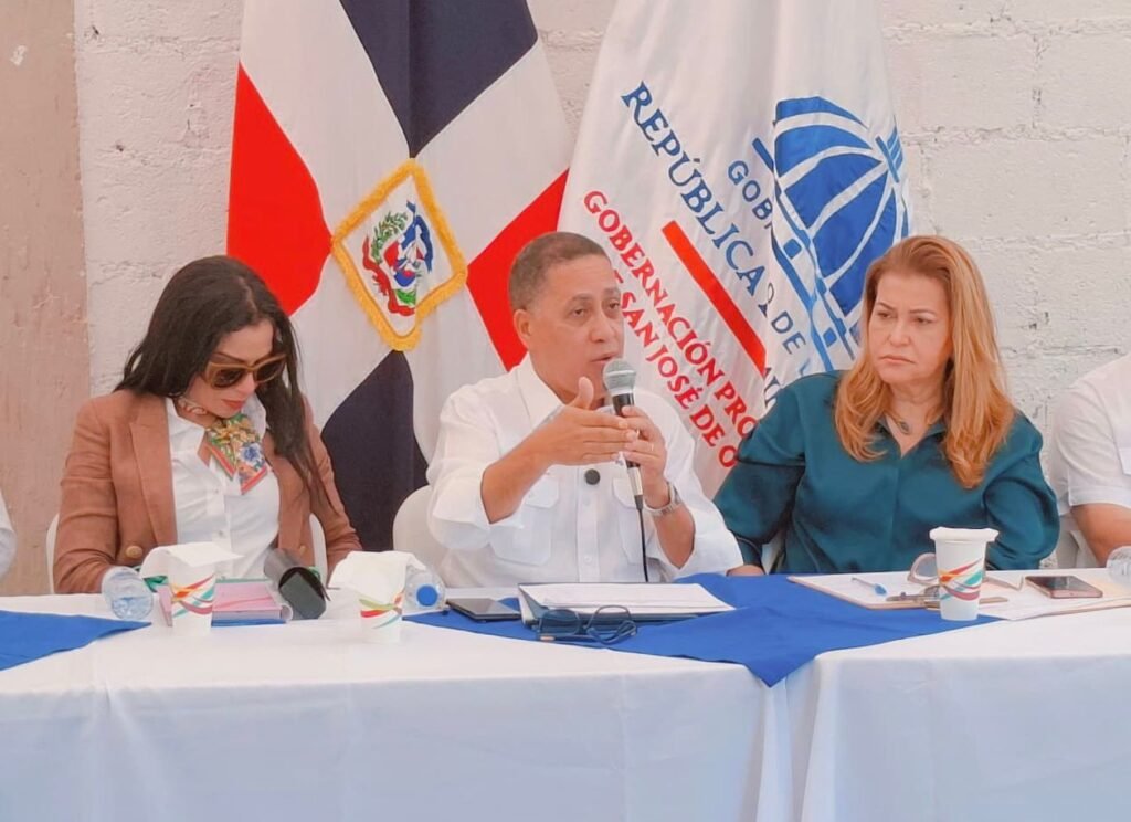 Roberto Herrera Gobierno acelera construcción y remozamiento de escuelas en San José de Ocoa