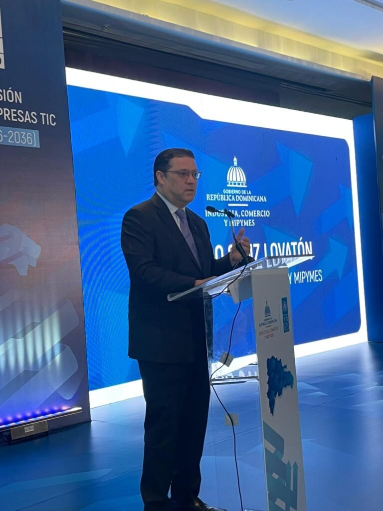Yayo Sanz Lovaton 7 RD lanza primer plan integral para atraer inversión tecnológica internacional