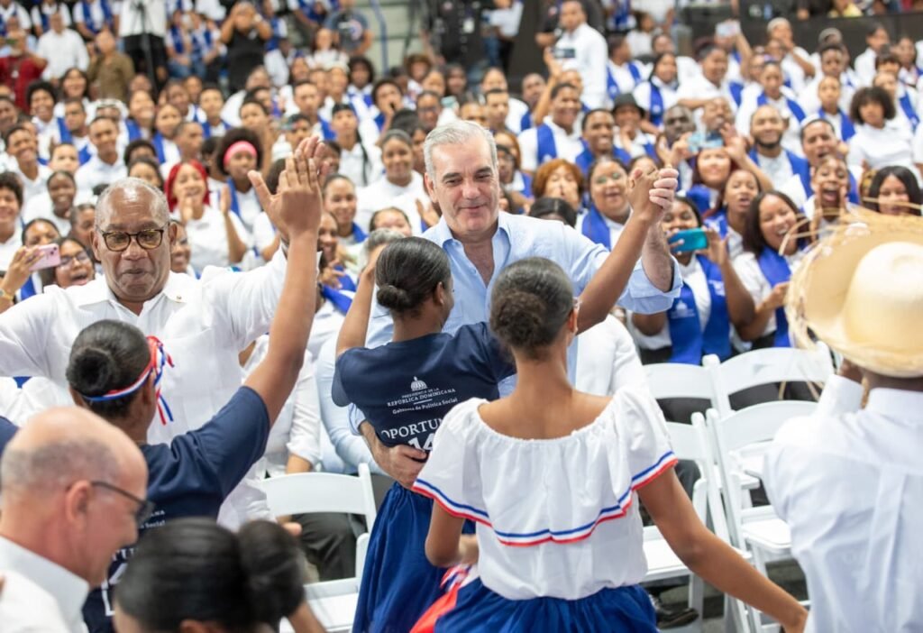 programa Oportunidad 14 24 1 Abinader encabeza graduación del programa Oportunidad 14/24; ha impactado a más de 28 mil jóvenes en formación técnico profesional