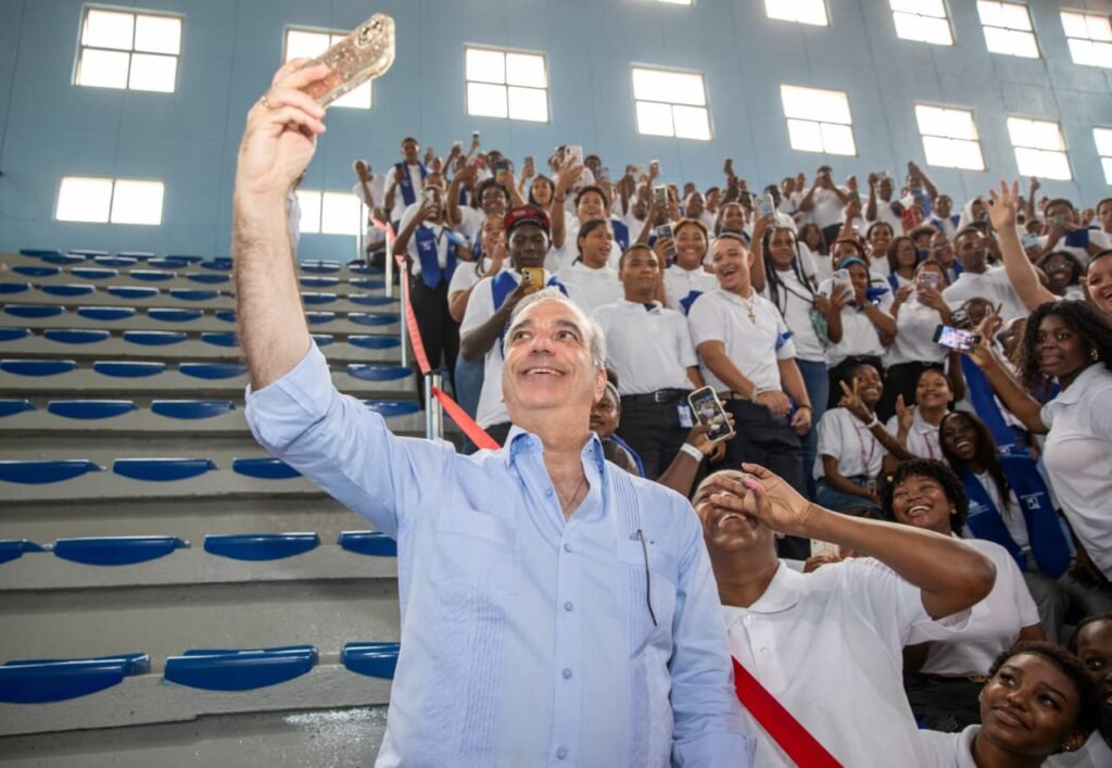 programa Oportunidad 14 24 2 Abinader encabeza graduación del programa Oportunidad 14/24; ha impactado a más de 28 mil jóvenes en formación técnico profesional