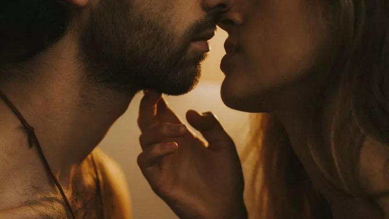 Besar sana la mente y el cuerpo 13 de abril: Día Internacional del Beso